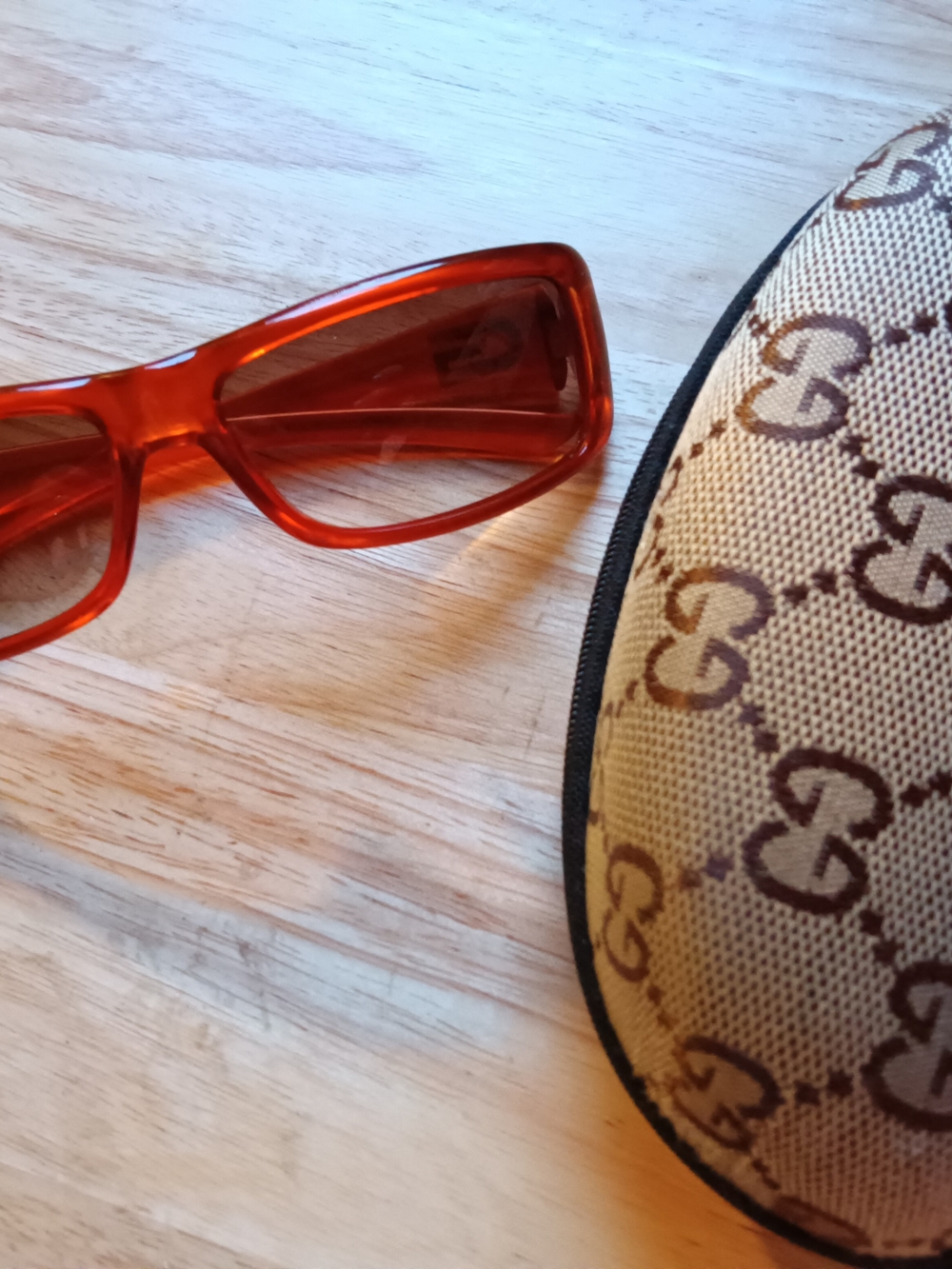 Vintage GG2551/S LU4 Gucci Sunglasses With Signature Pattern Sunglass Case